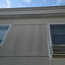Hilton-Inn-stucco-soft-washing 12
